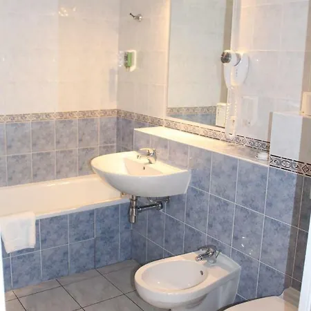 Sunny One Bed, Sea View, Larvotto Beach, Monaco アパート *