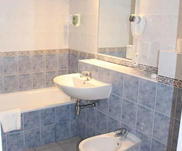 Sunny One Bed, Sea View, Larvotto Beach, Monaco Apartamento *